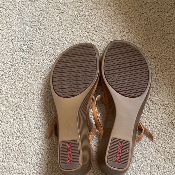 Vionic Sandals//Brown//Size 9/ So Comfortable! - Picture 3 of 4